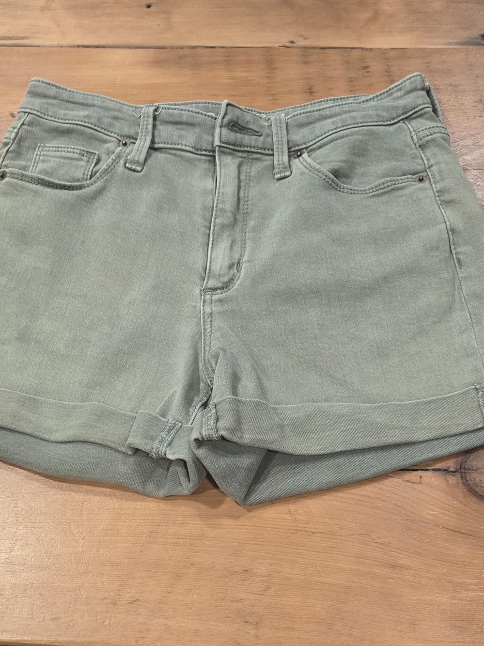 Universal Thread Olive Green High-Rise Rolled Hem Size 4/27 Jean Shorts